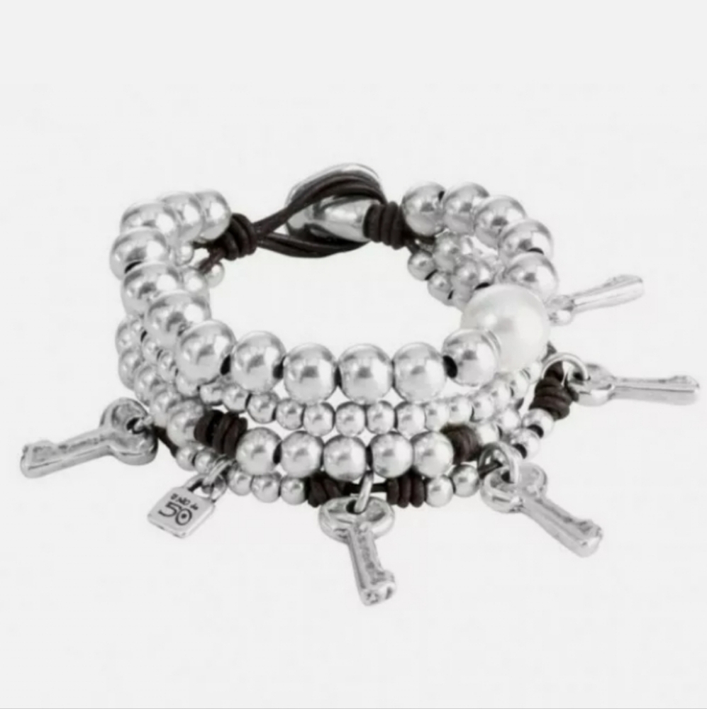 Uno de 50 Bracelet • En tu casa o en la Mia • Silver with Pearls